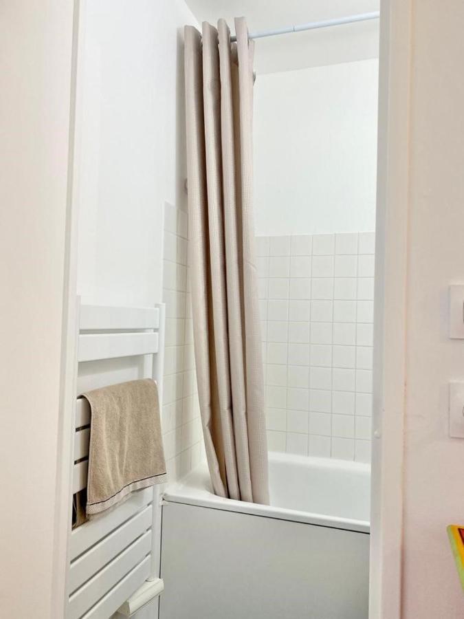 Appartement élégant avec vue sur le port Saint-Martin-de-Ré Extérieur photo